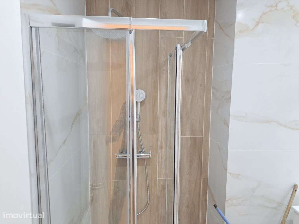 Apartamento T2 com elevador para venda em Odivelas - Lisboa-9