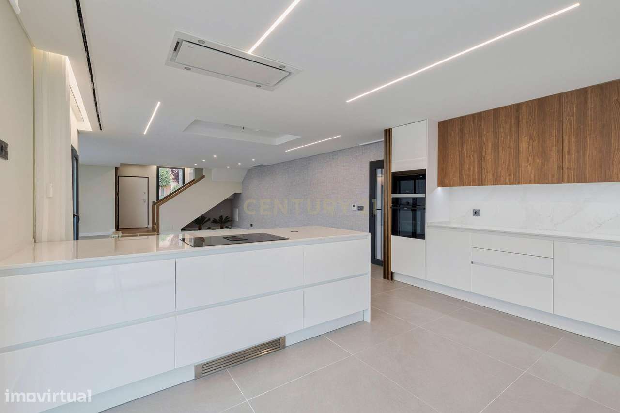 Casa em Construção  com piscina localizada na Quinta do Desembargador-16