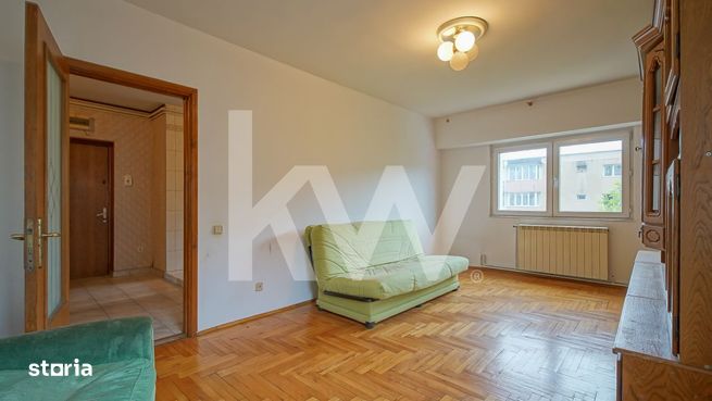 Vanzare apartament cu 3 camere, strada Paraului, zona Racadau-3