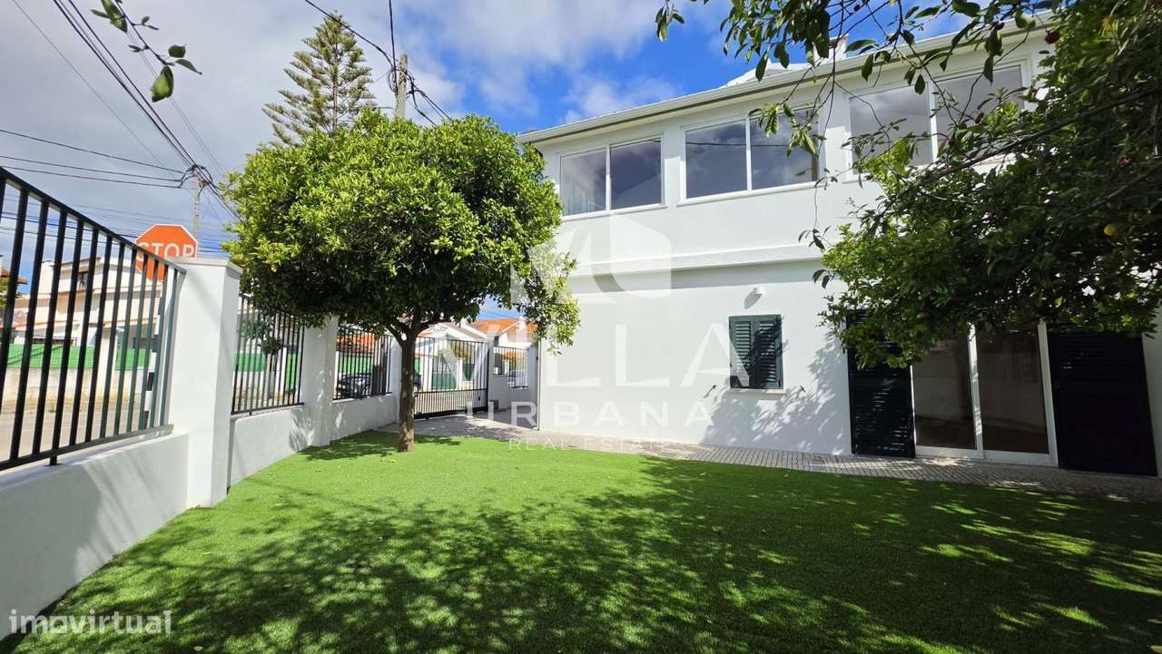 Moradia T3 +1 com Garagem localizada numa zona tranquila em Belverde-44