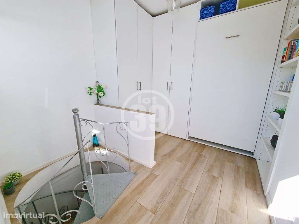 Casa histórica renovada e com fantástica vista mar na zona mais ant...-17