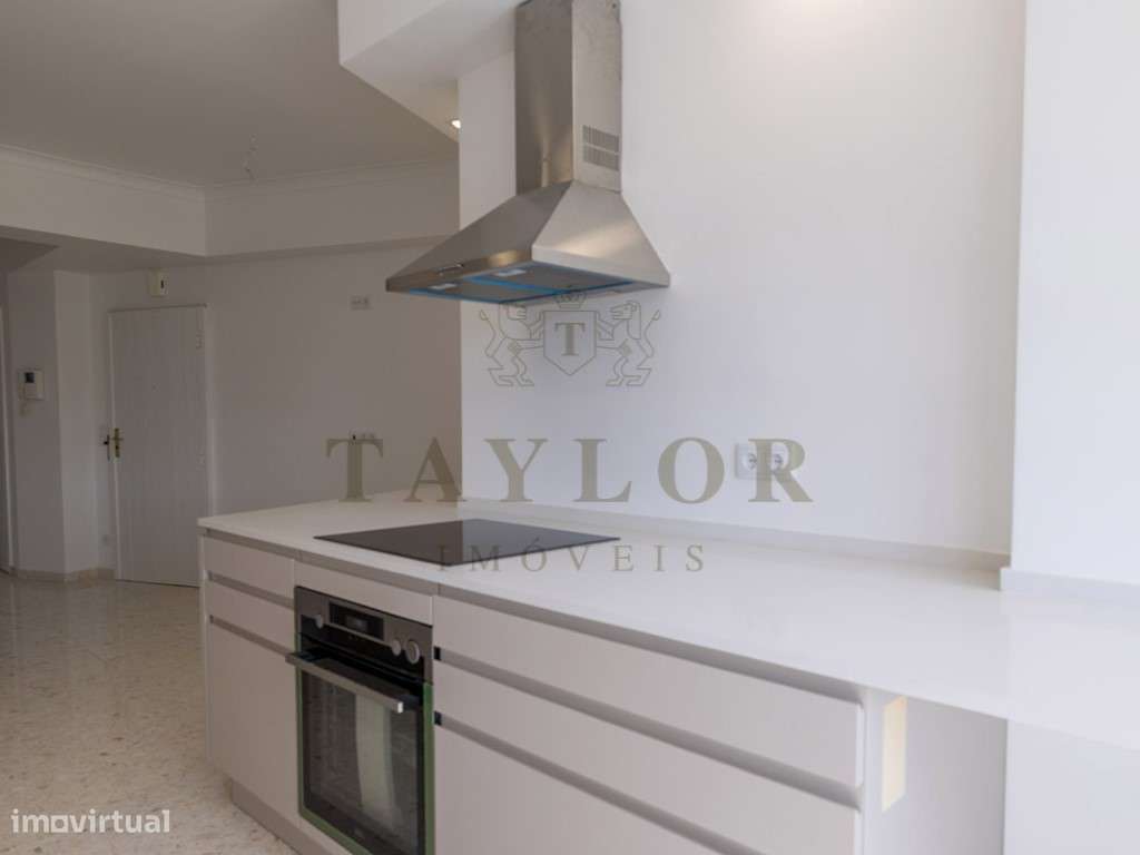 Apartamento T4 com garagem a venda em localização central de Lisboa - Grande imagem: 5/33