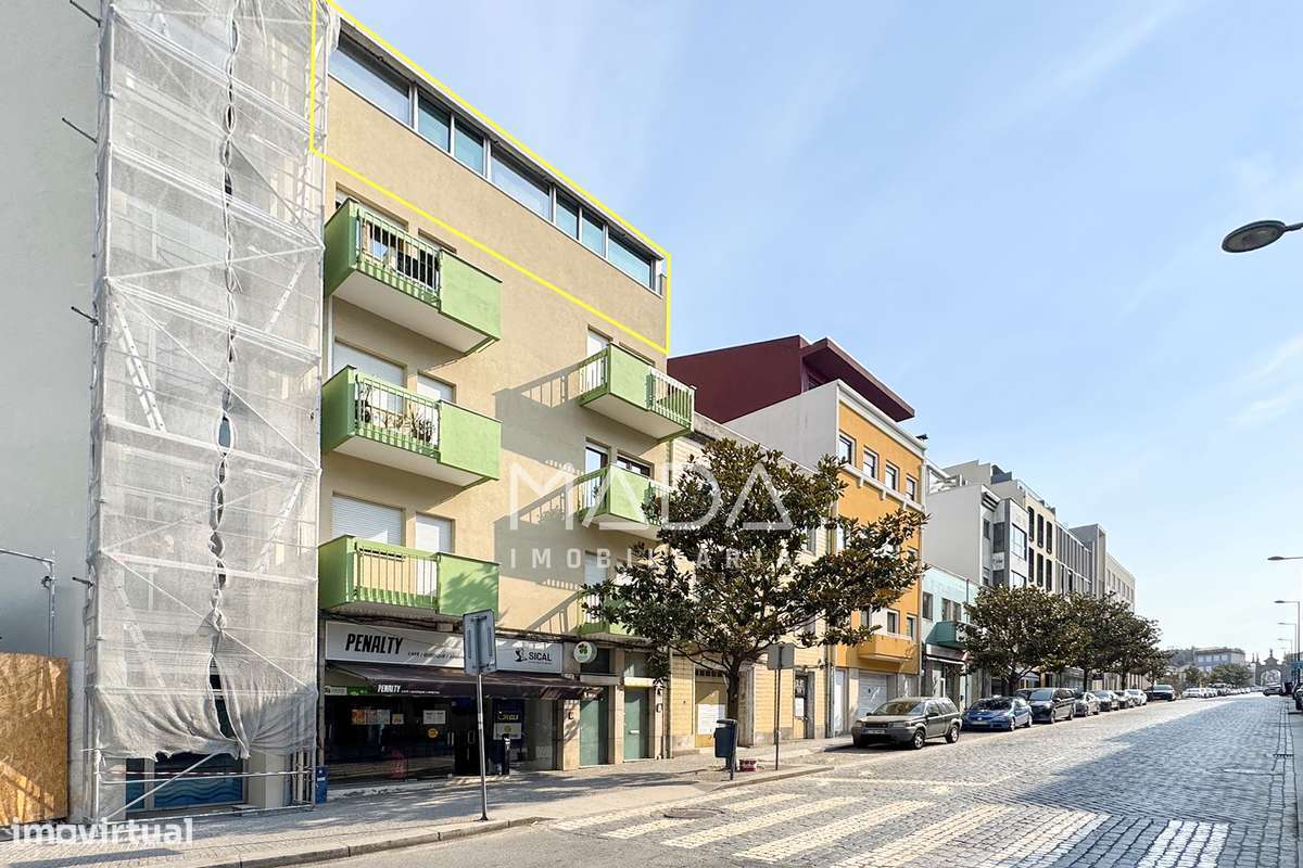 Apartamento T2+1 (último piso) c/sótão no centro histórico de Braga - Grande imagem: 2/29