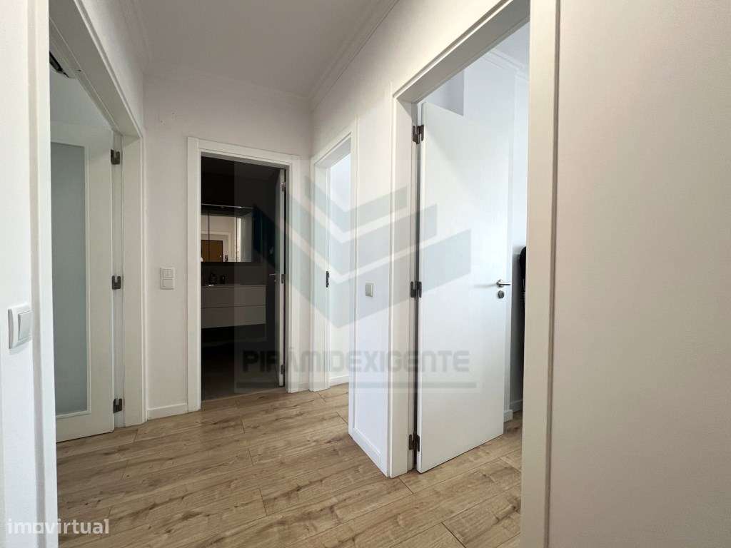 APARTAMENTO 1ºANDAR, T2, ESTACIONAMENTO, VISTA DESAFOGADA-10