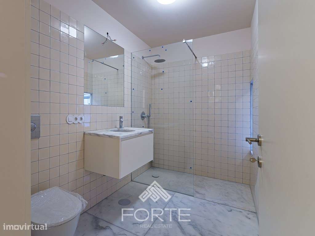 Moradia T3 com Piscina no centro de São João da Madeira-14