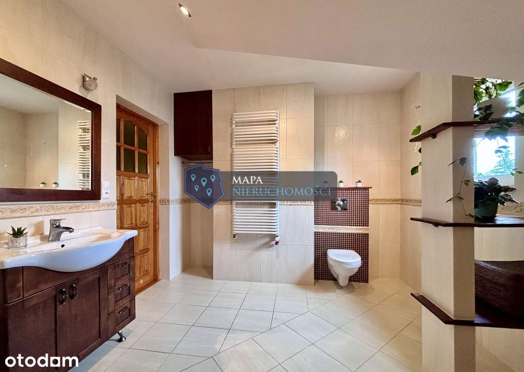 Wygodny dom z pięknym zielonym ogrodem-14