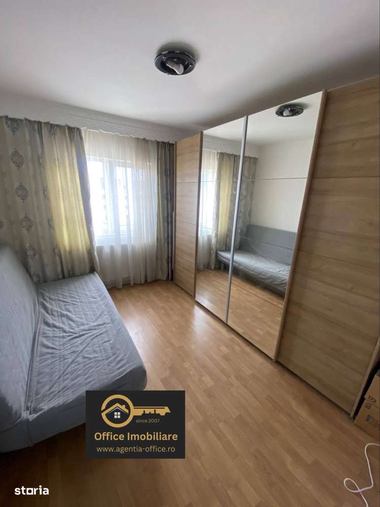 Republicii zona Sf Ioan apartament 4 camere 2 balcoane pret 95000 euro-3