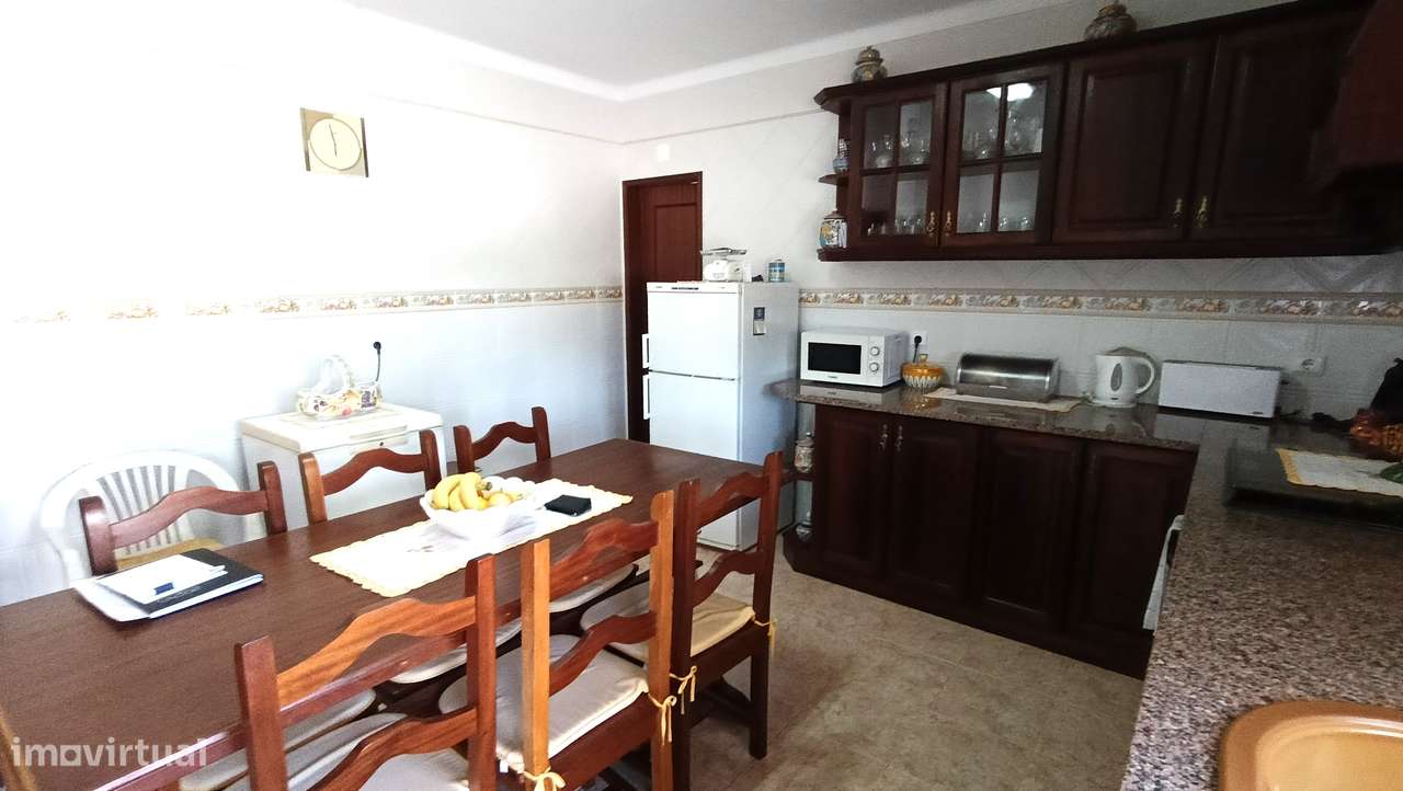 Moradia térrea isolada inserida em lote 2250 m2-6