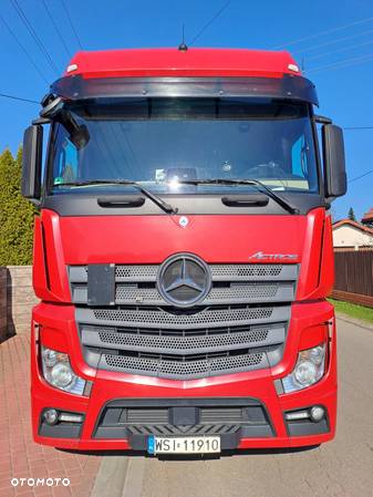 Mercedes-Benz Actros - 3