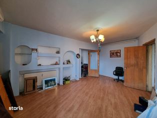 Apartament cu 3 camere de vanzare in zona Basarabia - Chisinau