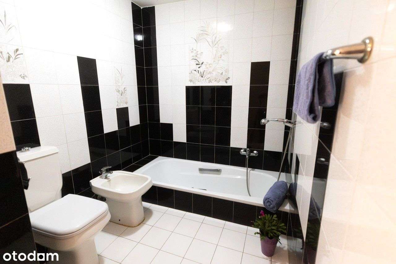 Blisko Szkoły, Przedszkola, PKP, A2, DK90-10