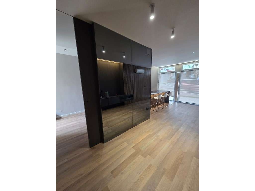 Apartamento Elegante e Contemporâneo no Centro de Algés-24