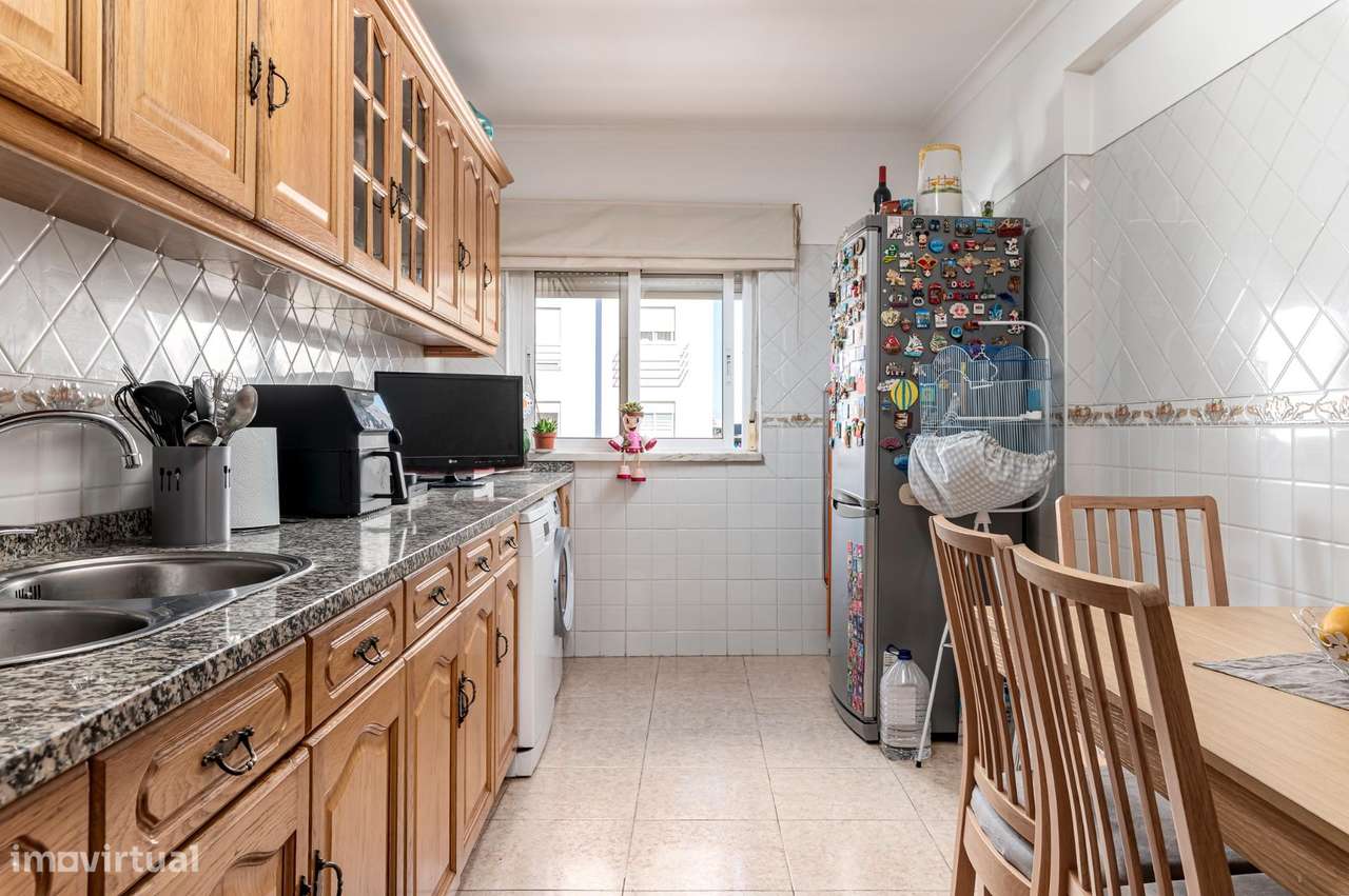 T3 com Excelentes Áreas, em Santa Marta do Pinhal-12