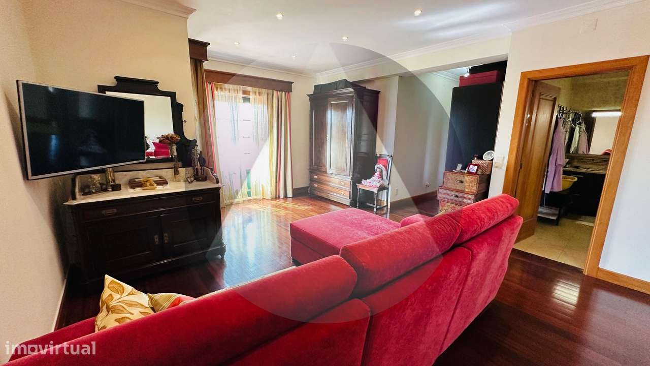 Fantástica moradia T6 c/ piscina-16