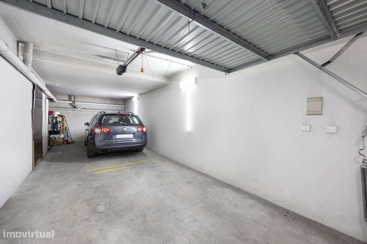 Apartamento T3 com 140m2 | Garagem 2 carros-29