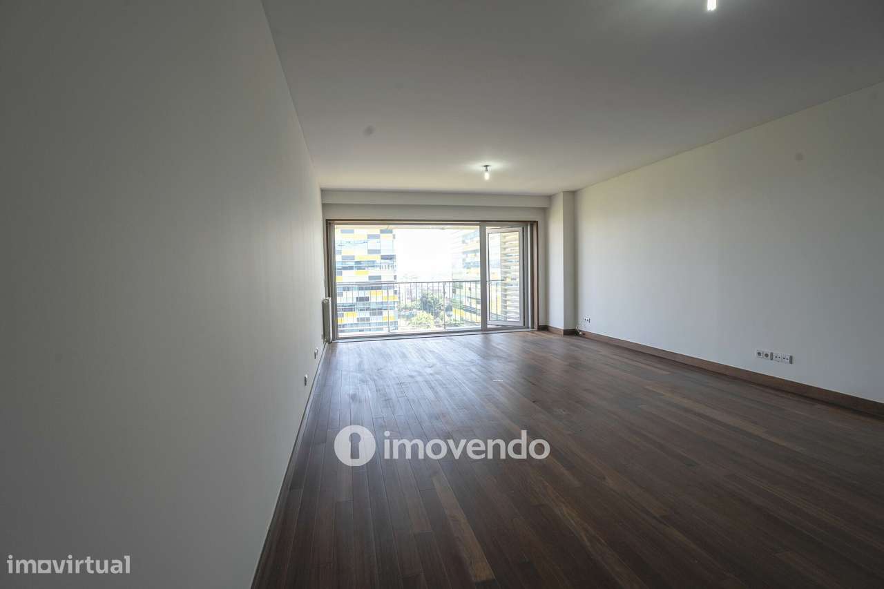 Apartamento T4, com vista rio e estacionamento, em Vila Nova de Gaia - Grande imagem: 4/47