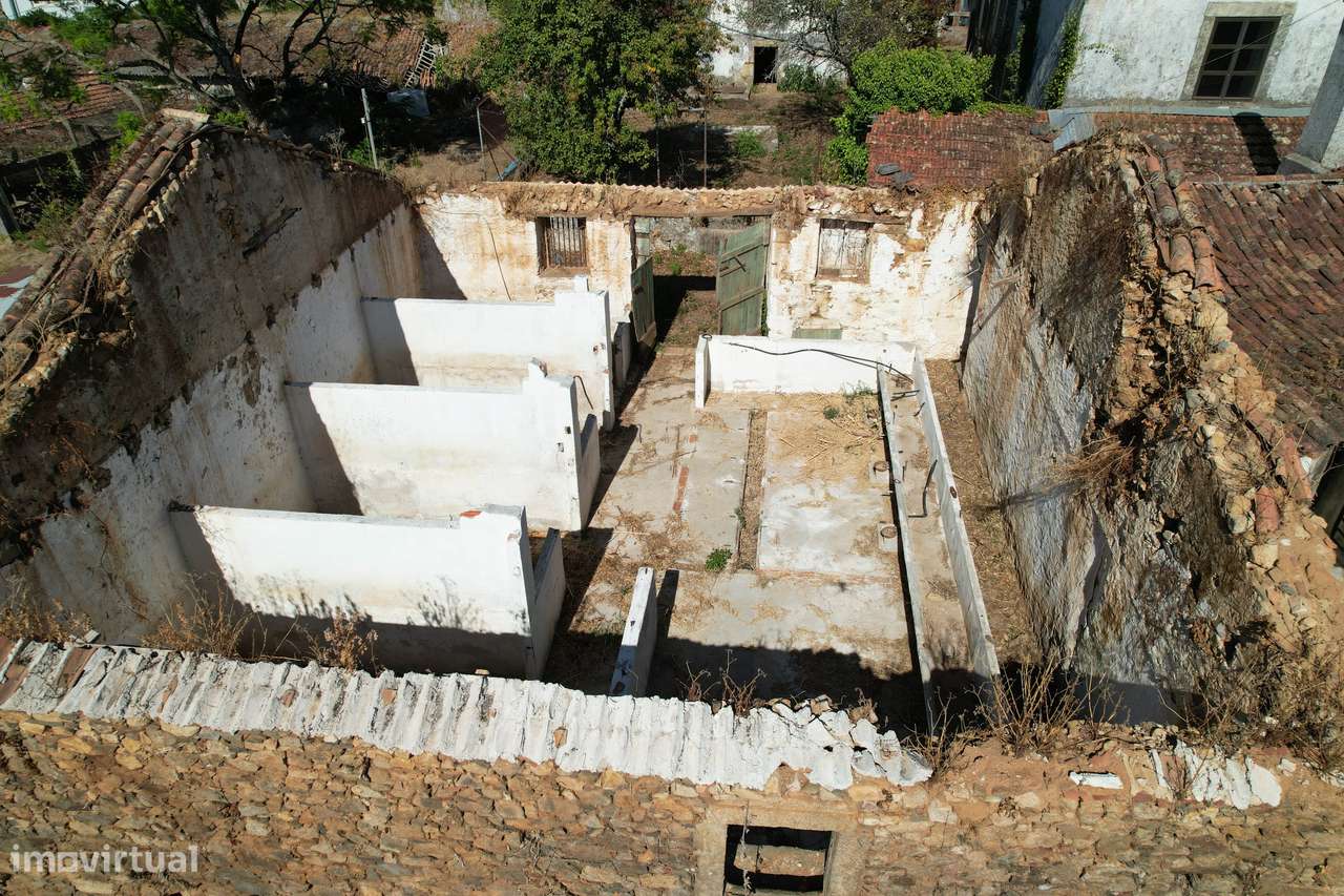 Duas moradias com área de construção de 382m2, Pedrógão Grande-8