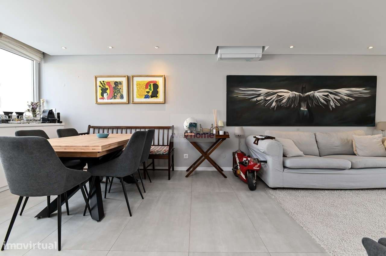 Moradia T3+1 | Sotão e Cave | Remodelada | Pátio Exterior | Amoreira |-6