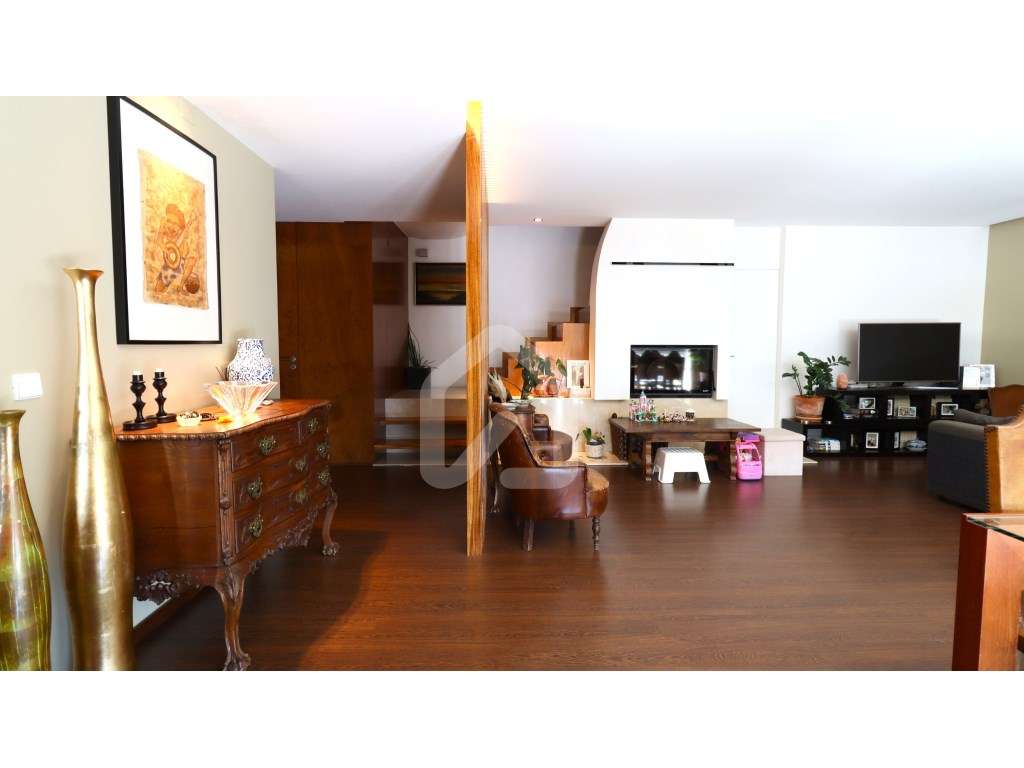 Penthouse T3 Duplex, com terraço no Centro da Cidade-4
