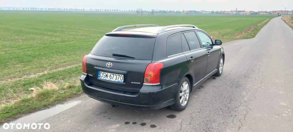 Toyota Avensis 2.0 D-4D High - 5