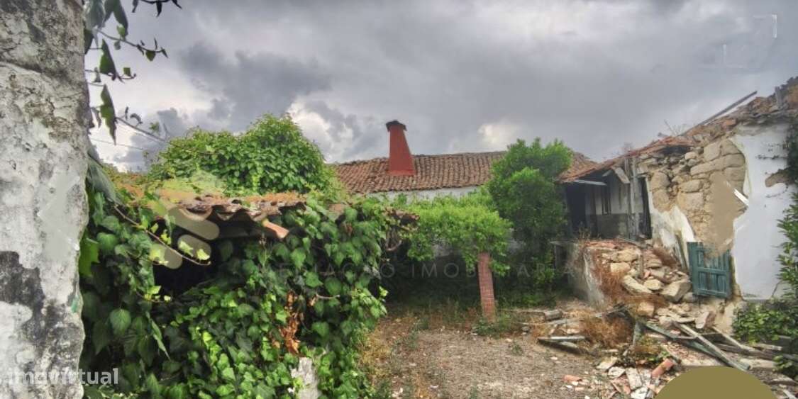 Quinta dos Sonhos em Chaves, Vila Real: Casa para recuperar T6 duplex-6