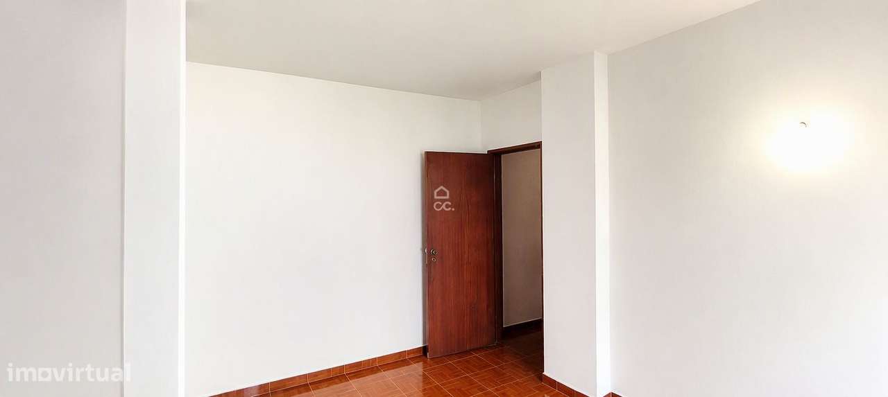 Apartamento T2 Renovado em Cascais-4