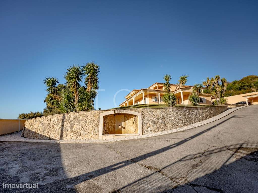 Moradia de Prestígio com Piscina, Campo de Ténis e Terreno Murado d...-23