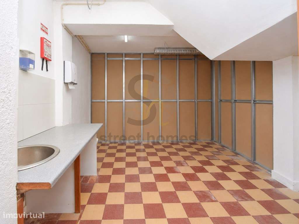 Loja no Centro de Algés junto ao Mercado de Algés-14