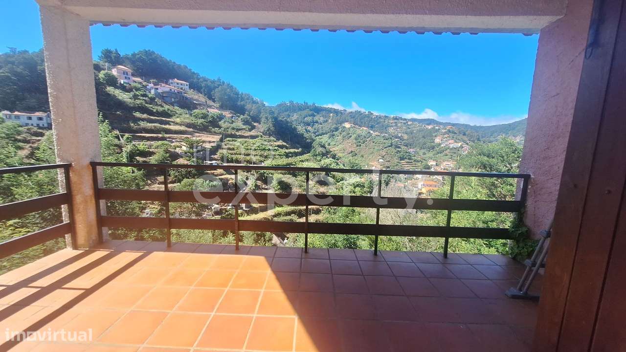 Moradia T2 remodelada na Ribeirinha, Camacha-29
