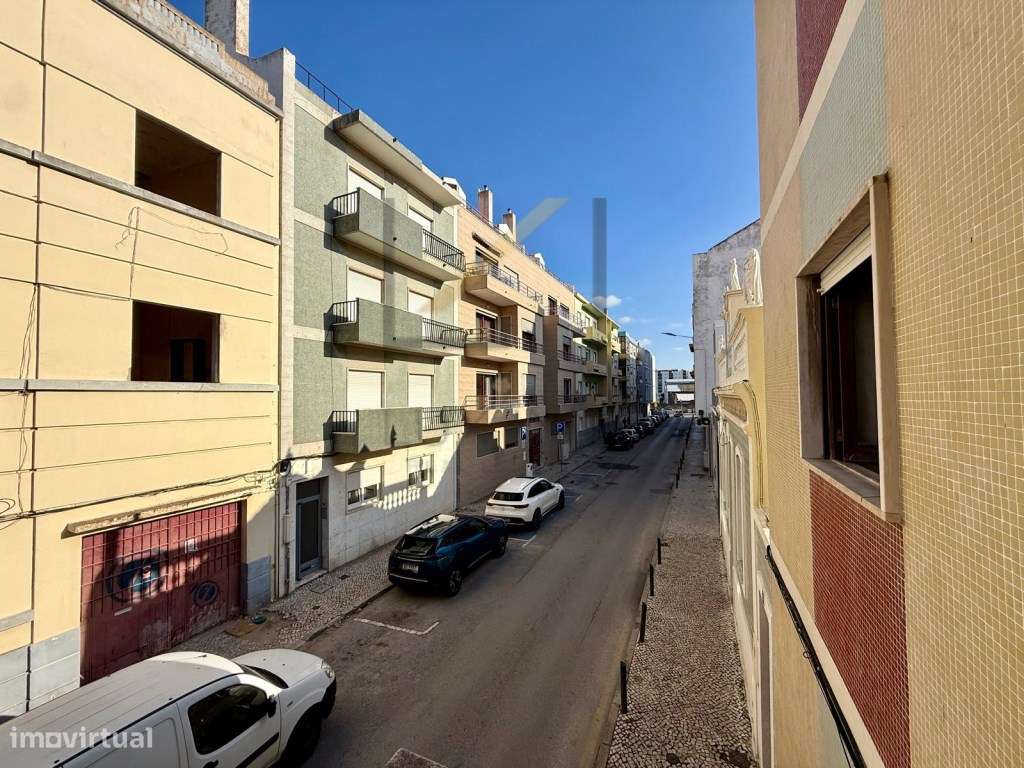 T3 com Varanda - Centro do Barreiro-16