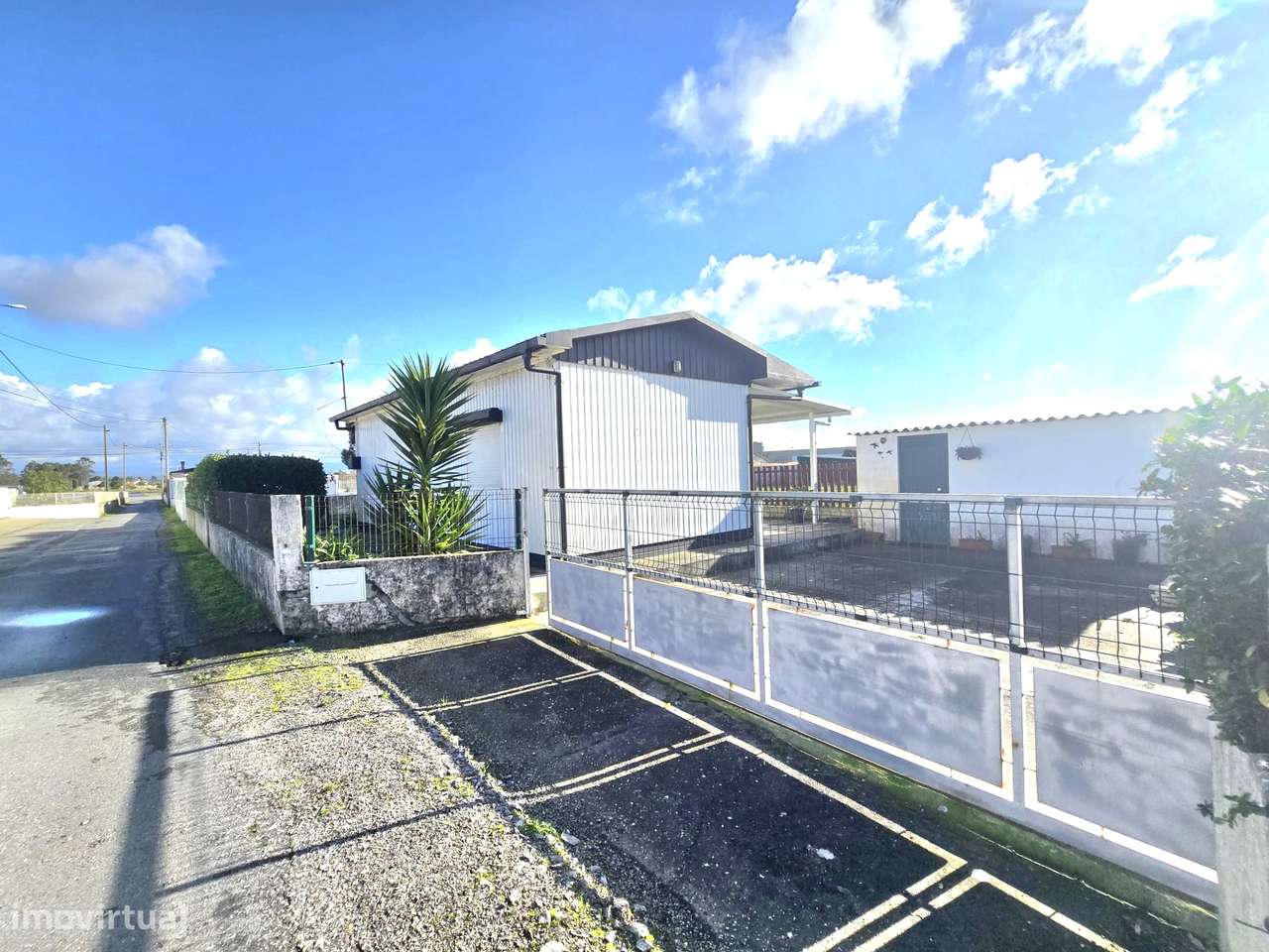 Casa térrea isolada no Torrão do Lameiro, situada junto à Ria-21