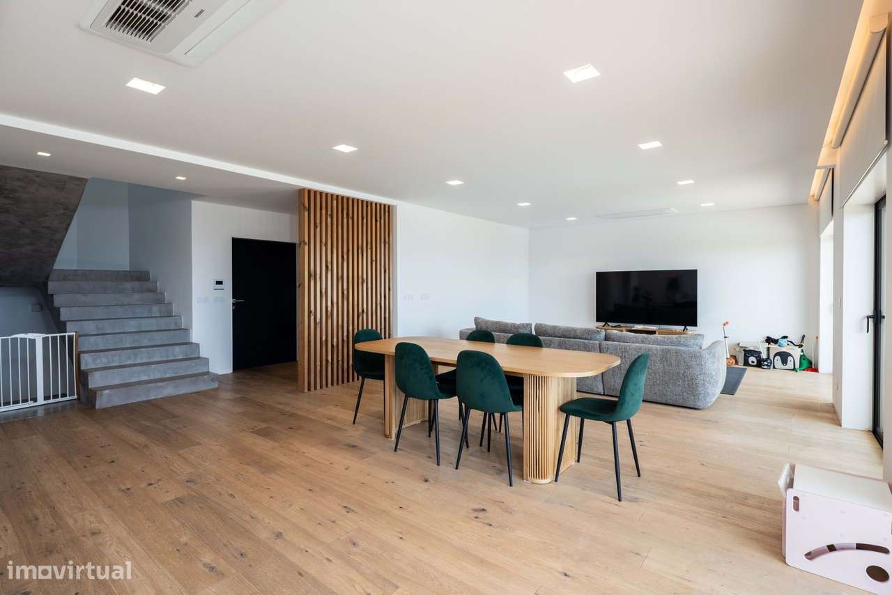 Moradia T4 | Primeira linha de mar | Praia das Avencas - Grande imagem: 5/43