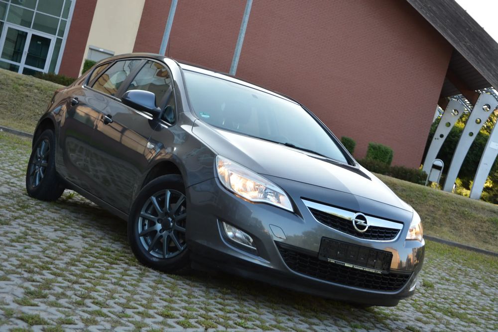 Opel Astra J (2009-2019) 1.6 Enjoy 2010