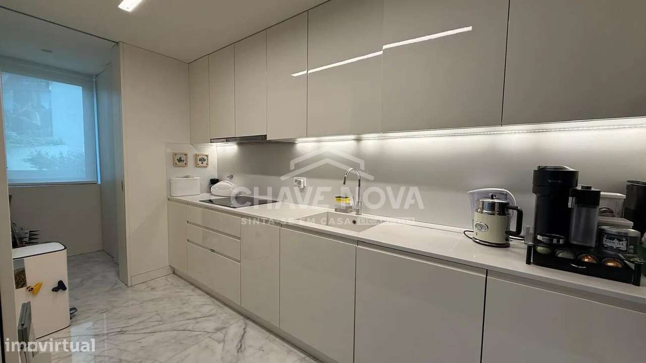 Apartamento t2 à venda na Rua António Bessa Leite-7