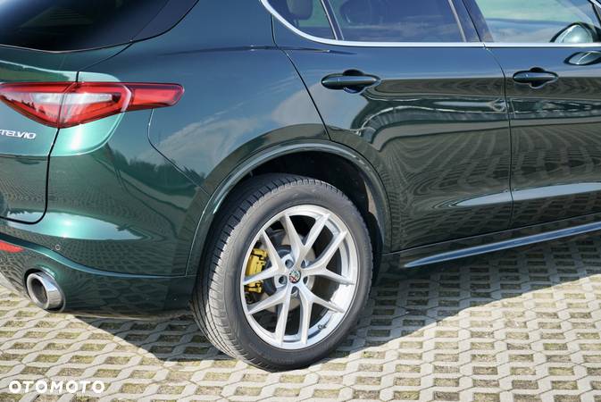 Alfa Romeo Stelvio 2.0 Turbo 16V AT8-Q4 Lusso Ti - 3