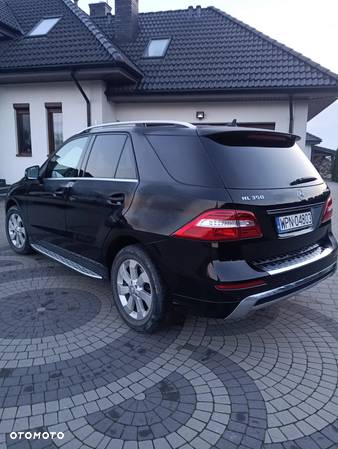 Mercedes-Benz ML 350 BlueTec 4-Matic - 3