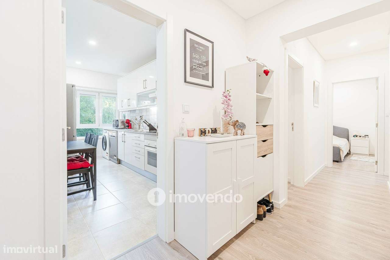 Apartamento T2, com áreas amplas e varanda, na Póvoa de Santa Iria-6