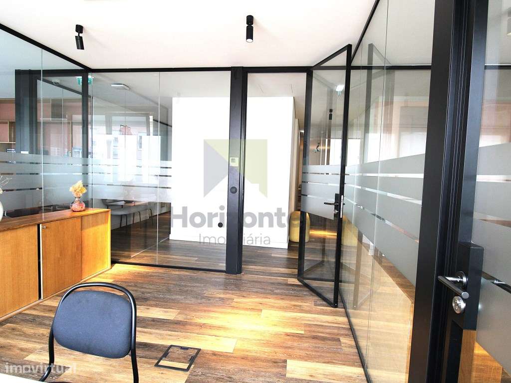 Escritório totalmente mobilado nas Laranjeiras - Lisboa - Grande imagem: 5/33