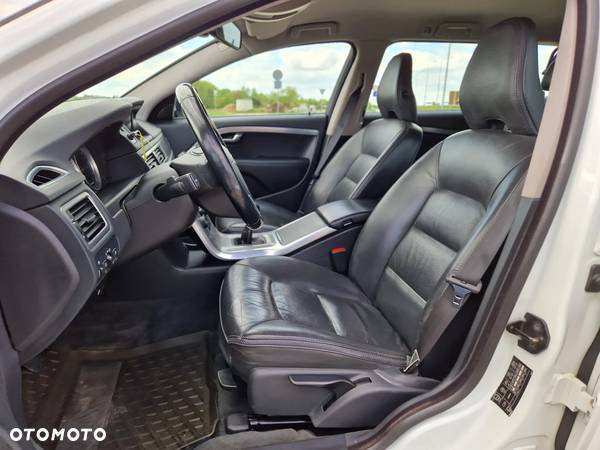 Volvo XC 70 - 23