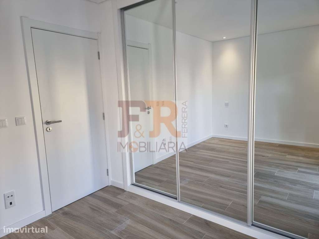 Moradia Geminada T3 com garagem e Terraço Quinta do Conde Sesimbra-27