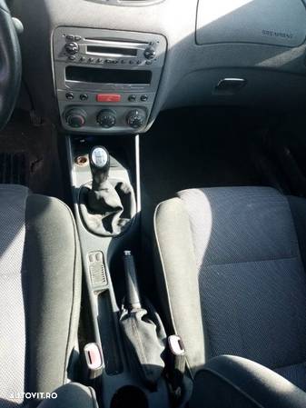 Dezmembrez Alfa Romeo 147 - 5