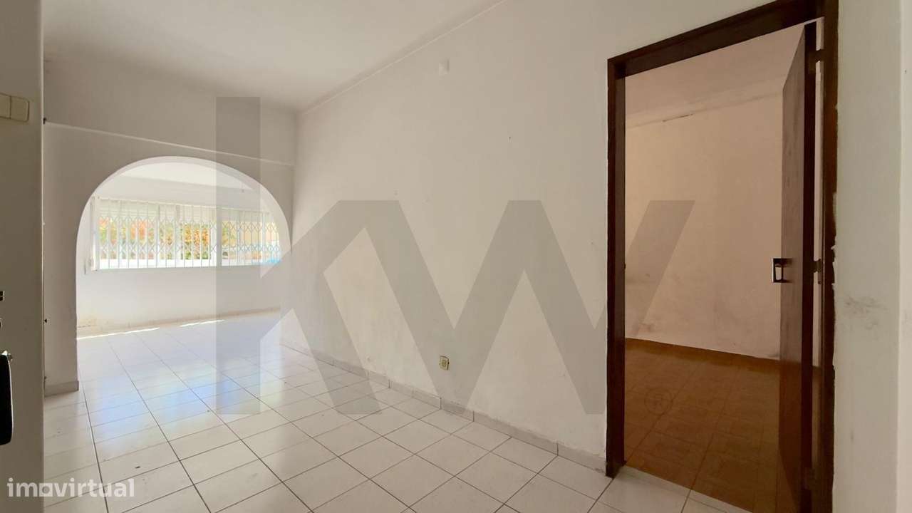 Apartamento T1 transformado em T2 com muita luz natural e logradouro p - Grande imagem: 4/22