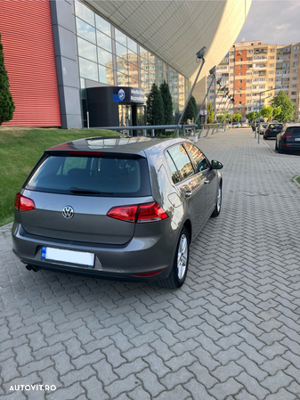 Volkswagen Golf 2.0 TDI DSG Comfortline - 4