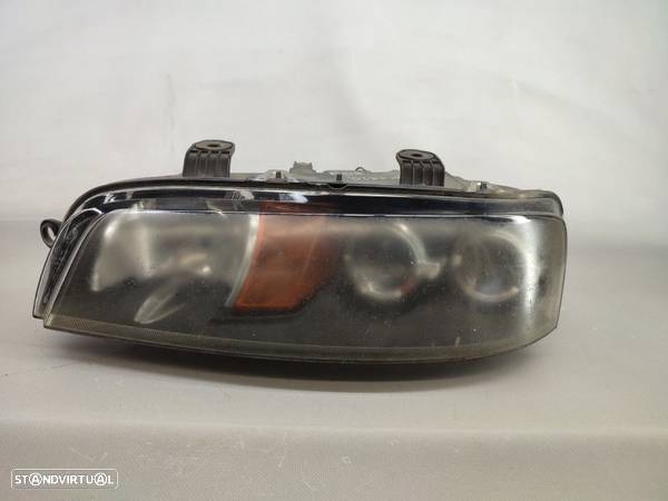 Optica Farol Esquerda Esq Fiat Punto (188_) - 1