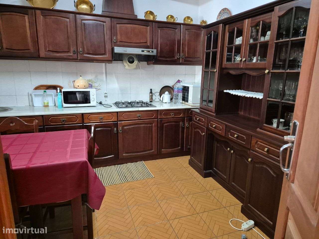 Excelente moradia terrea com 2 logradouros na Aldeia dos Fernandes-9