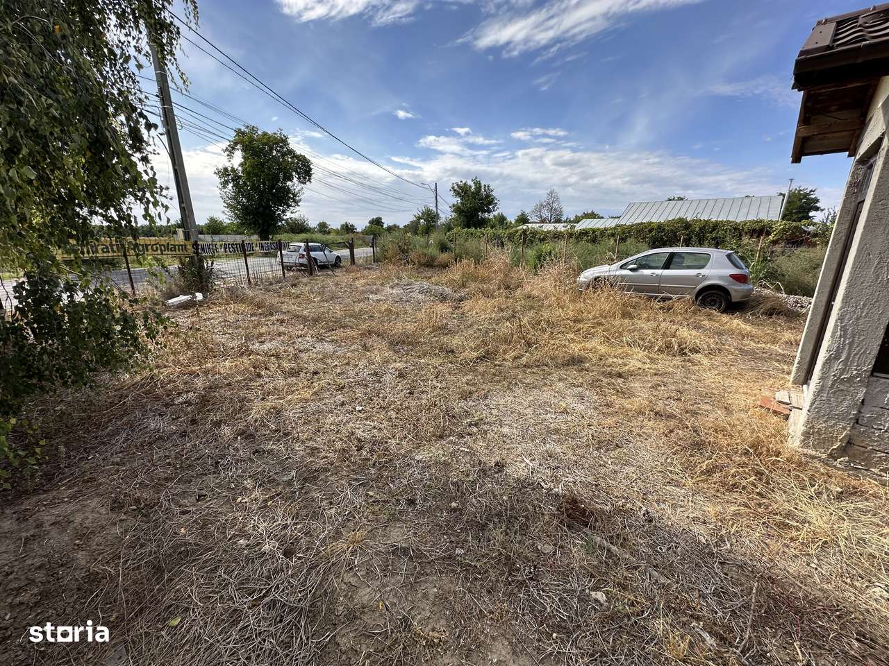 Casă cu 3 camere de vânzare în zona cazasu-17