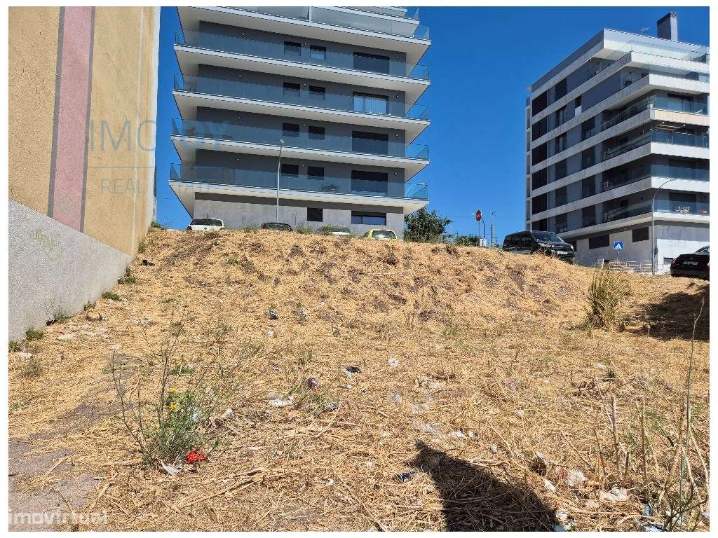 Terreno com Projeto Aprovado na Amadora - Grande imagem: 5/10