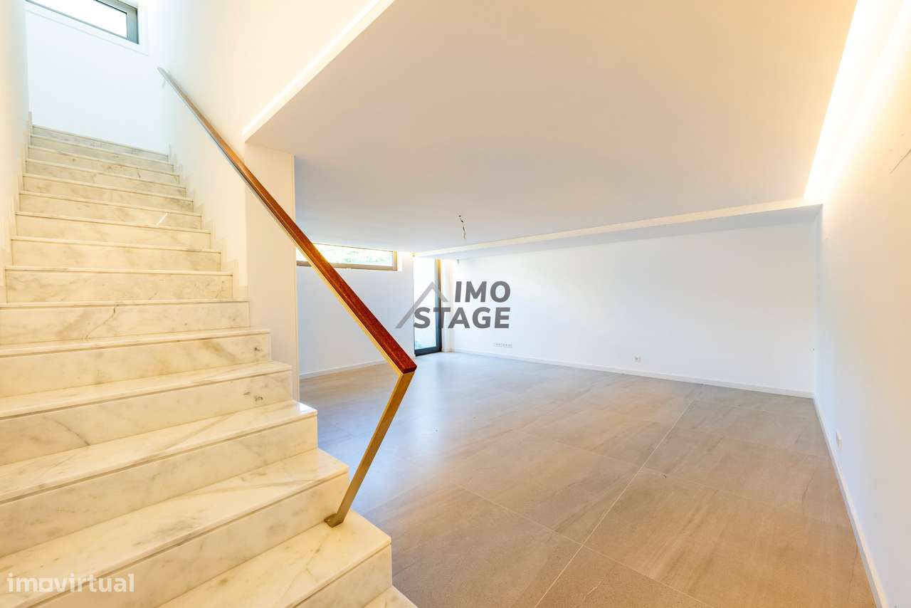 Moradia T3 de Luxo | 4 Pisos | Elevador | Jardim Privativo 195m² | Boa-33