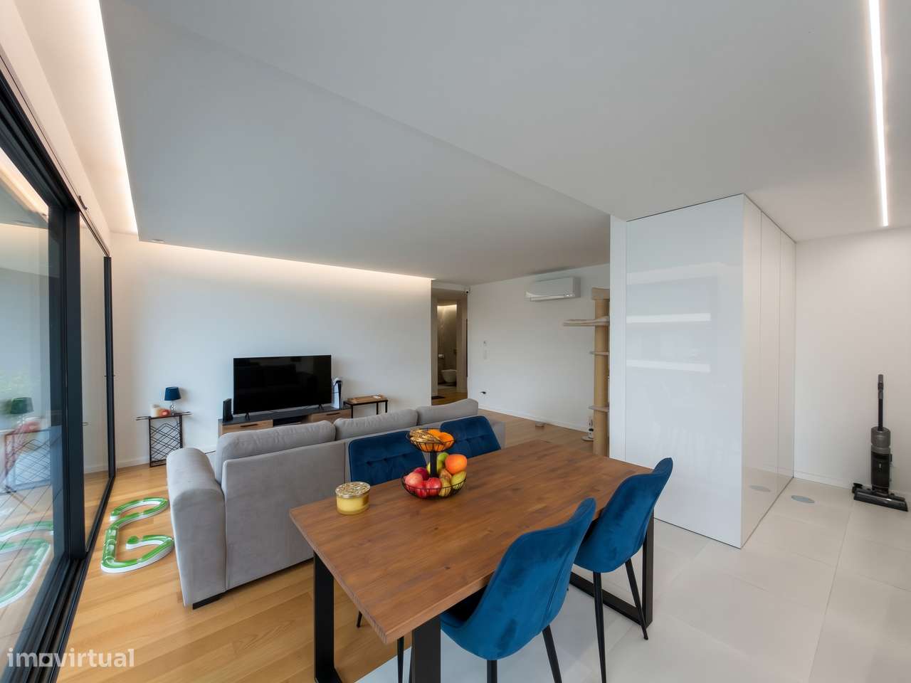 Apartamento T2 COMO NOVO Madalena Varanda 17m2 Lugar de garagem Duplo-2