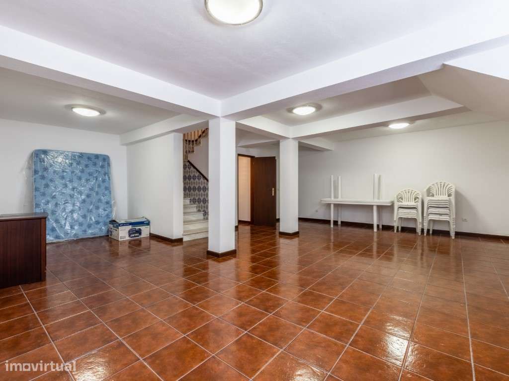 Moradia Triplex com Vista Mar e Terraço Privativo no Coração da Naz...-28